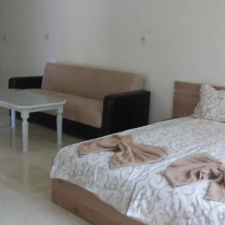 Πανσιόν Apartment's Pita & Mare 3*