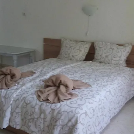 Πανσιόν Apartment's Pita & Mare 3*