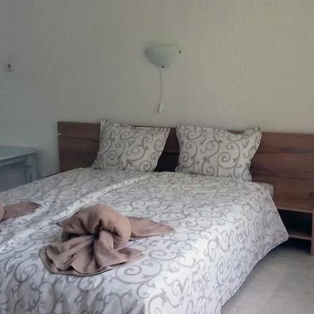 Πανσιόν Apartment's Pita & Mare 3*