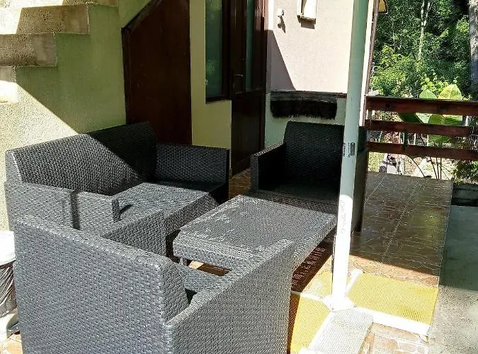 Apartment's Pita & Mare בית הארחה 3*