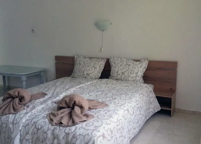 בית הארחה Apartment's Pita & Mare 3*